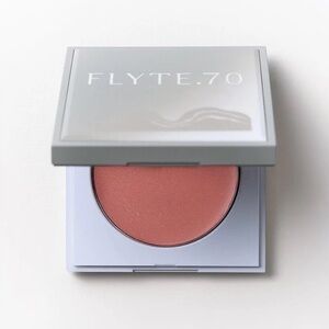 Flyte 70 HazyCheek Crème - Tenderness